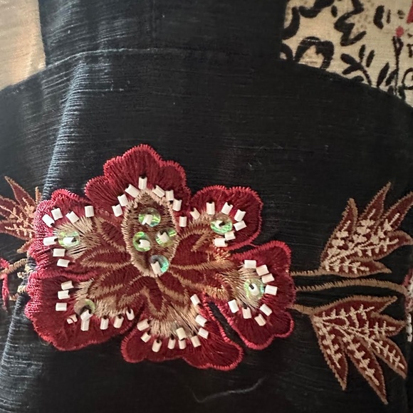 Fun Asian styling blouse - Picture 4 of 4